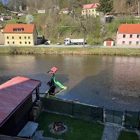 U Dvou Kocek Pensionat *