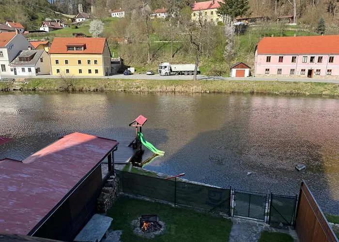 U Dvou Kocek Pensionat *